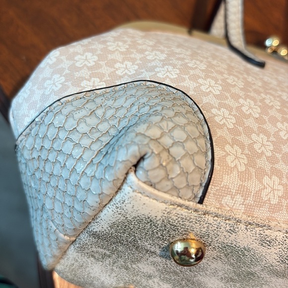 Brangio Satchel Italian leather cut out hearts/rhinestones below gray cream 
NWO - Picture 13 of 17